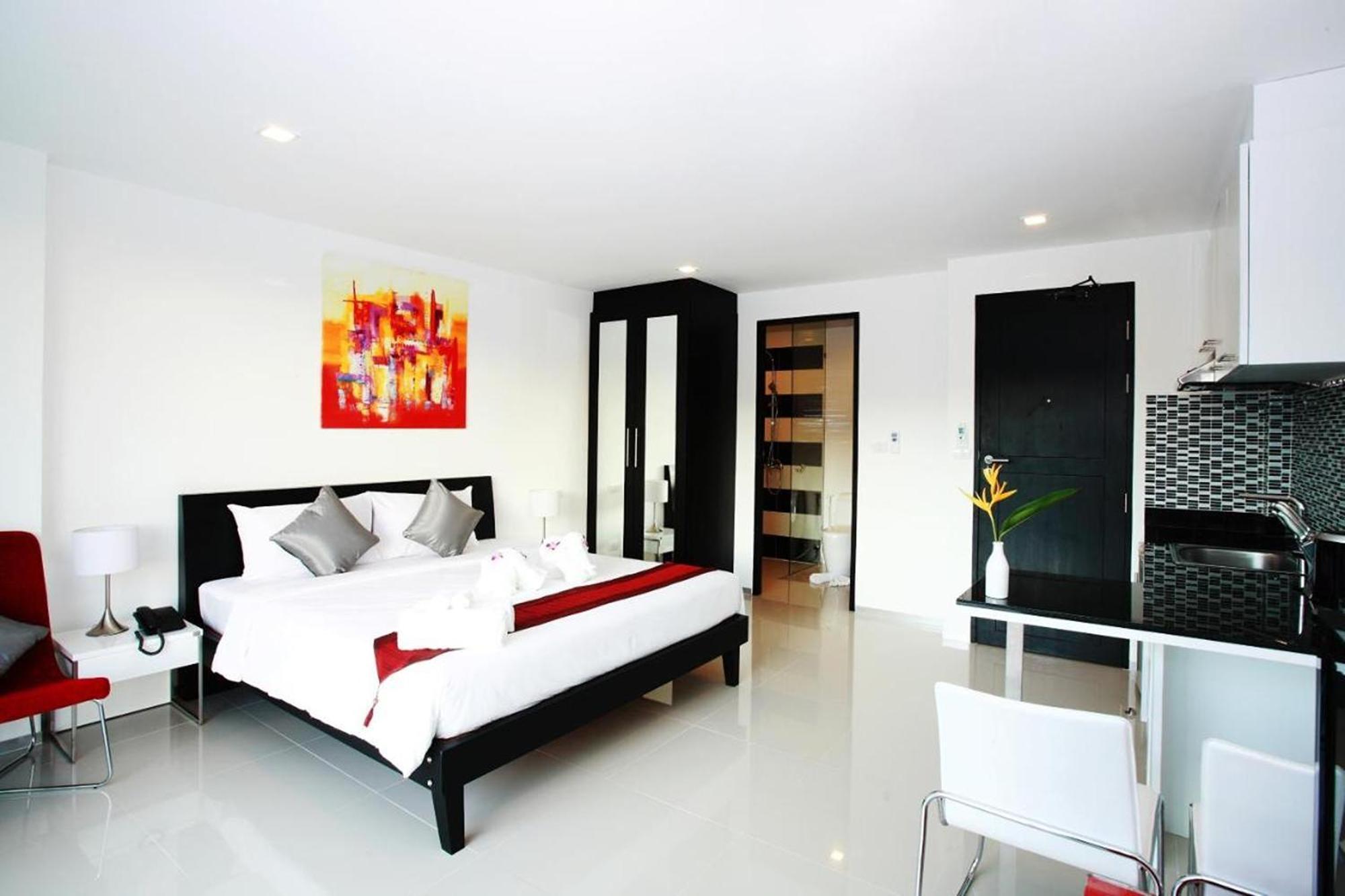 One World One Home Naiharn Hotel Rawai Buitenkant foto