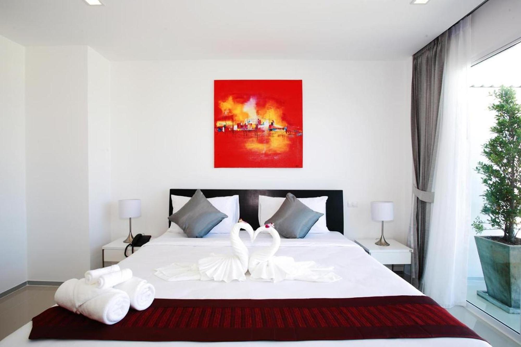 One World One Home Naiharn Hotel Rawai Buitenkant foto