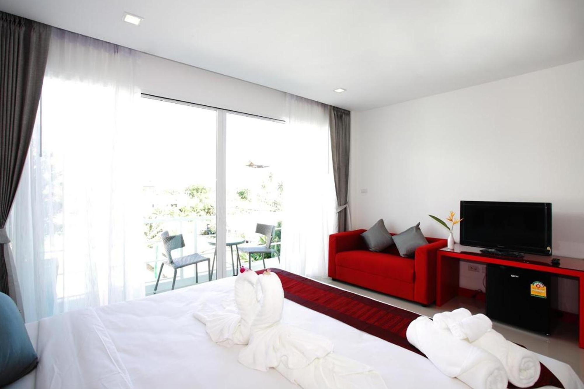 One World One Home Naiharn Hotel Rawai Buitenkant foto