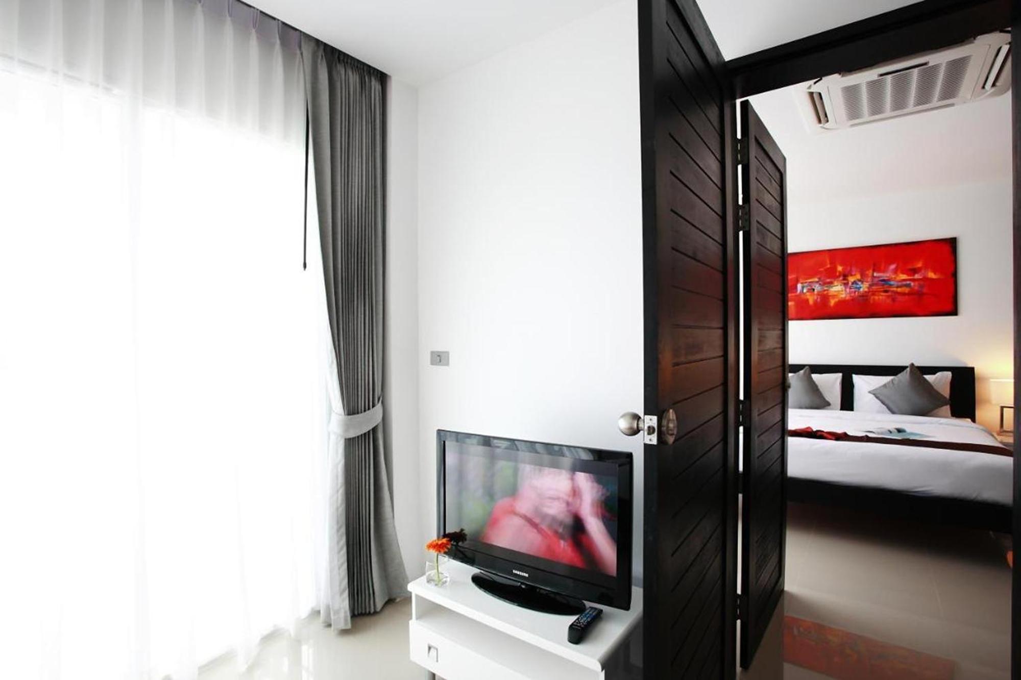 One World One Home Naiharn Hotel Rawai Buitenkant foto