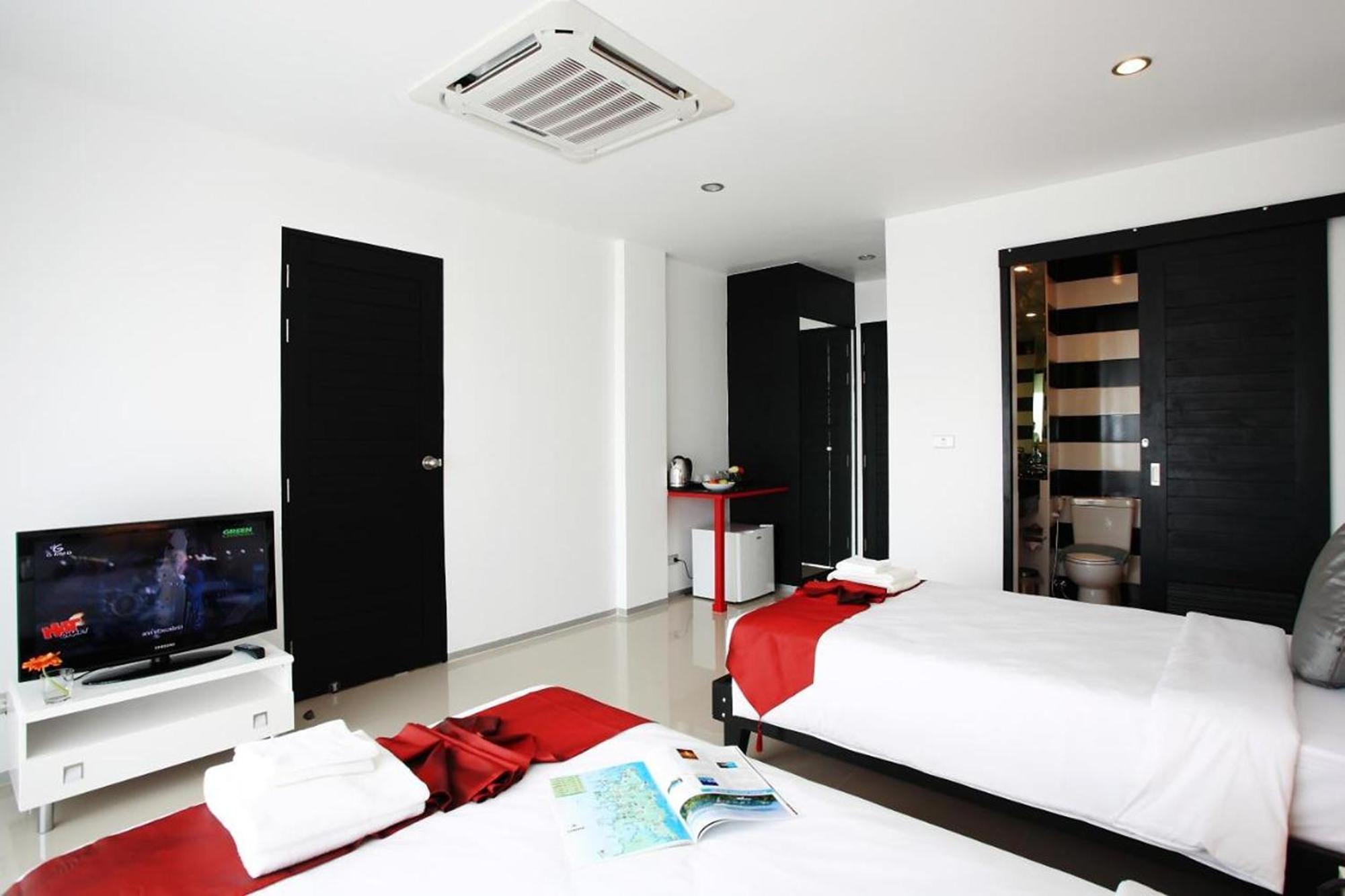 One World One Home Naiharn Hotel Rawai Buitenkant foto