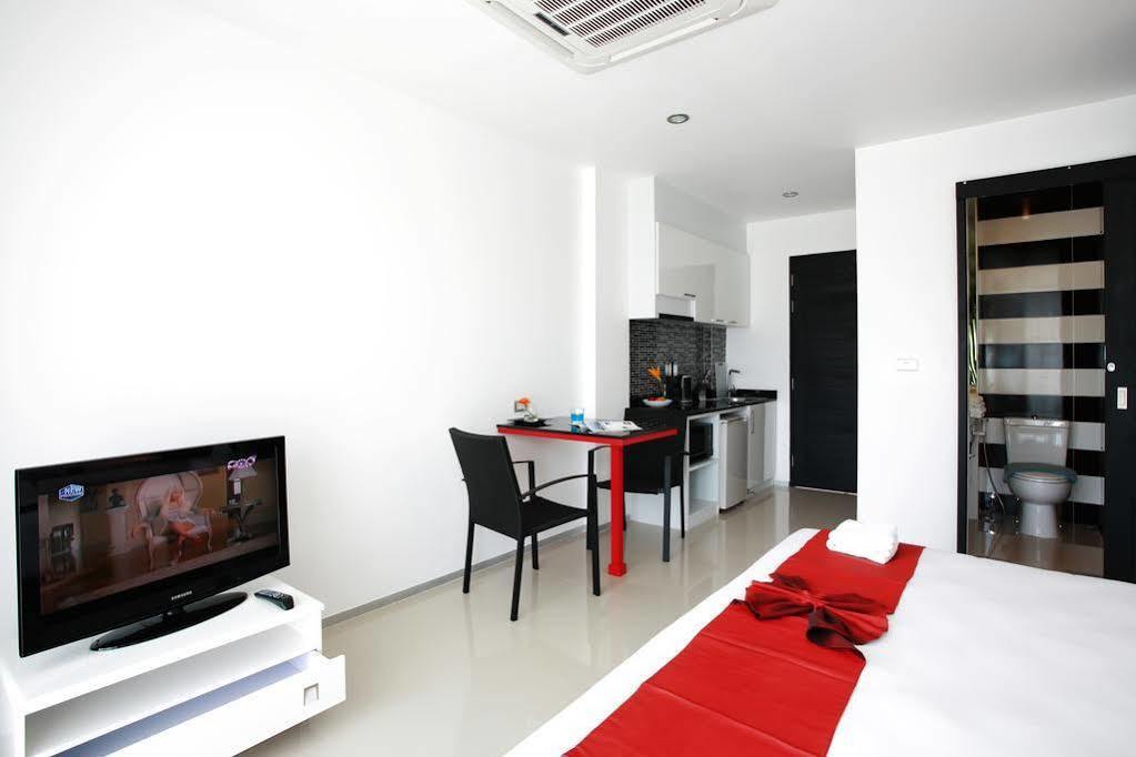 One World One Home Naiharn Hotel Rawai Buitenkant foto